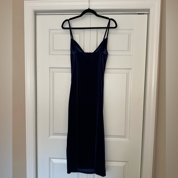 Navy blue velvet spaghetti strap midi dress - Picture 2 of 2